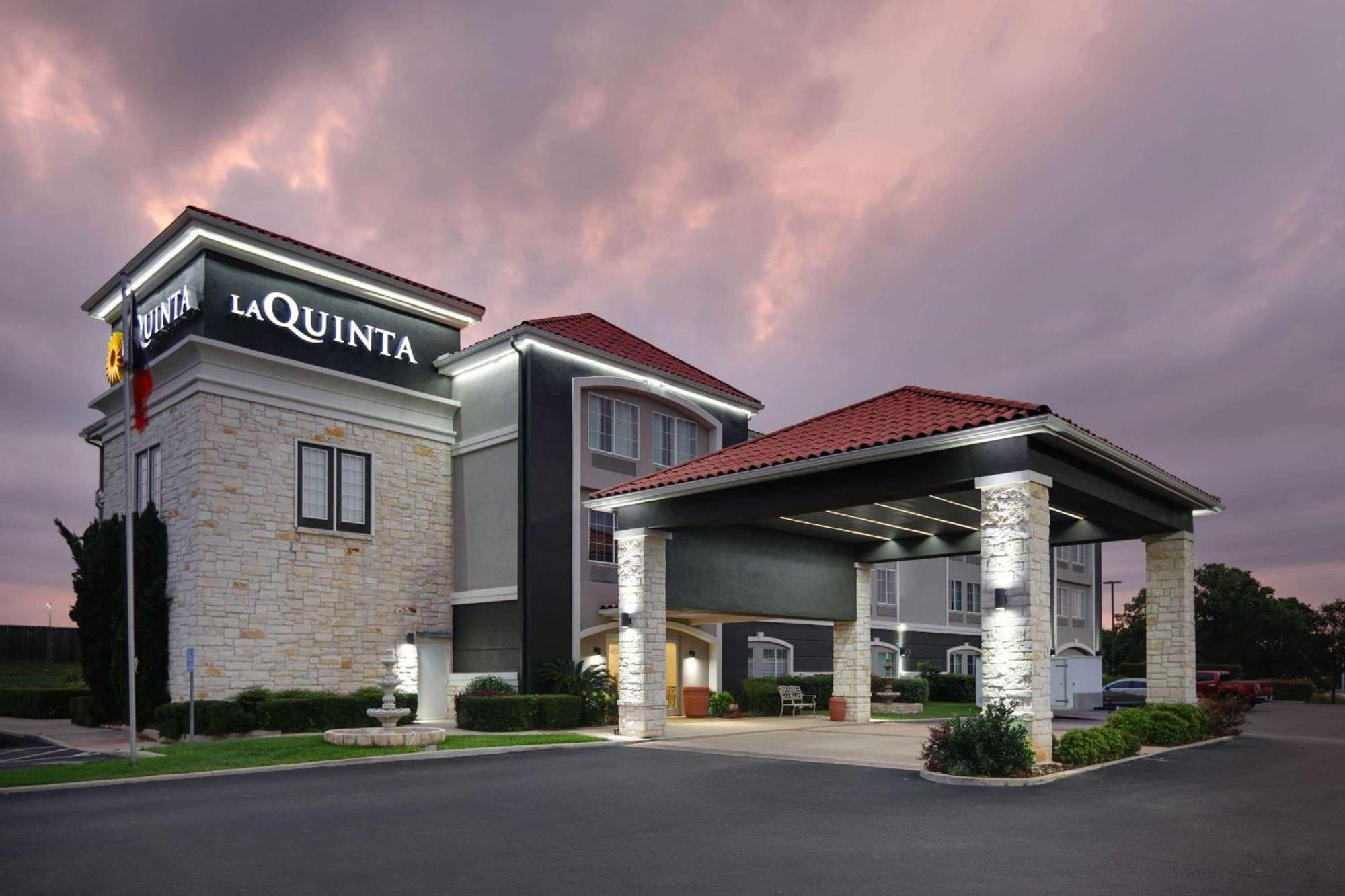 La Quinta By Wyndham Fredericksburg Hotell Eksteriør bilde