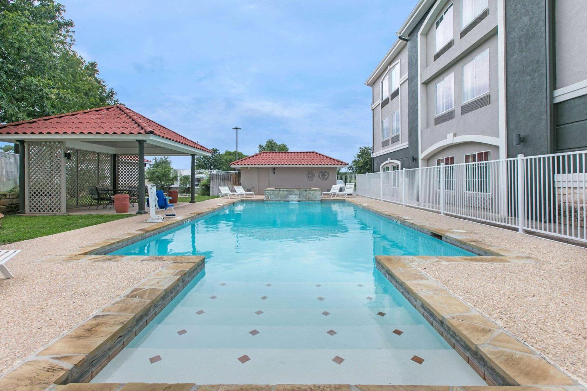 La Quinta By Wyndham Fredericksburg Hotell Eksteriør bilde
