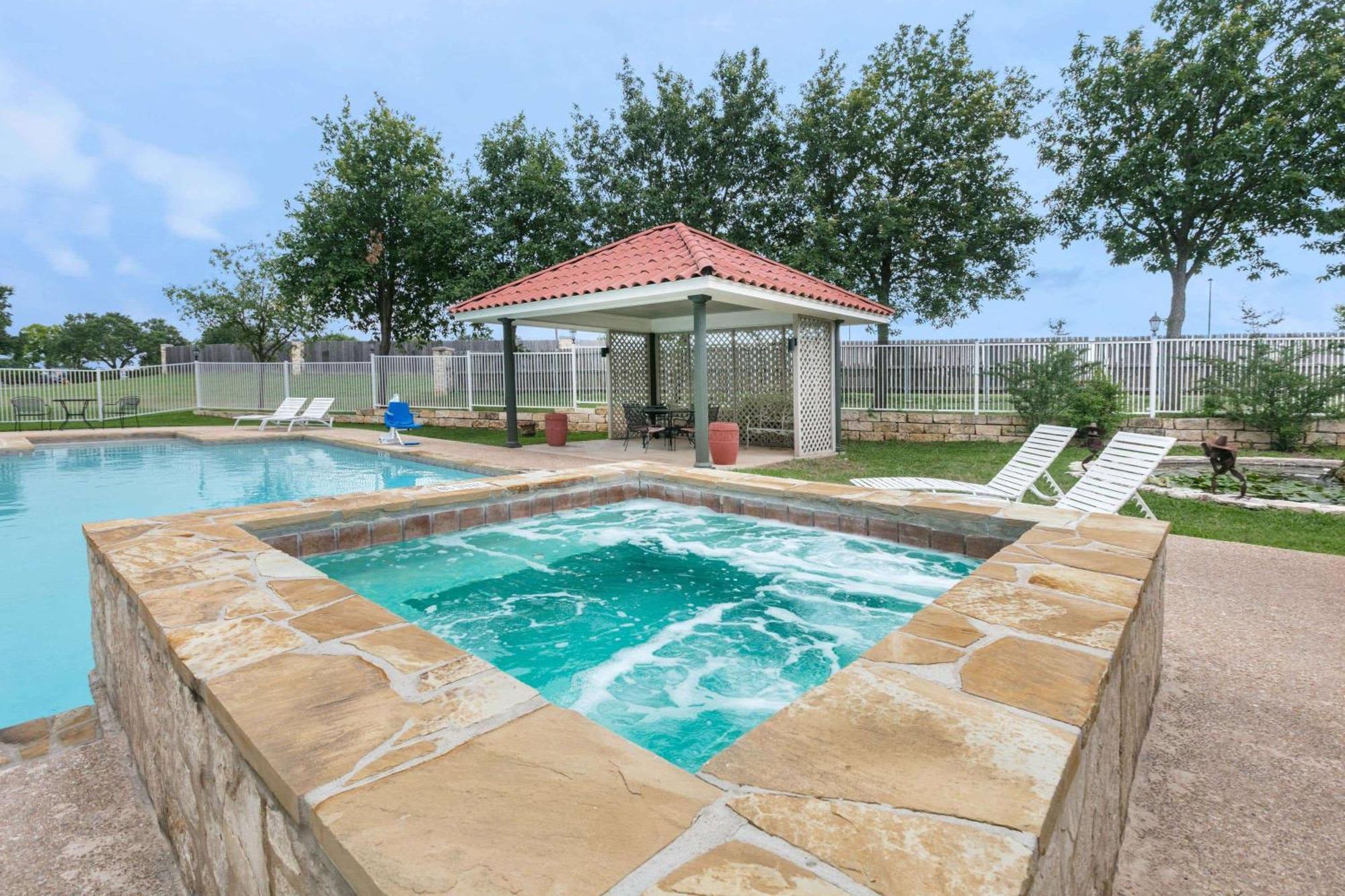 La Quinta By Wyndham Fredericksburg Hotell Eksteriør bilde