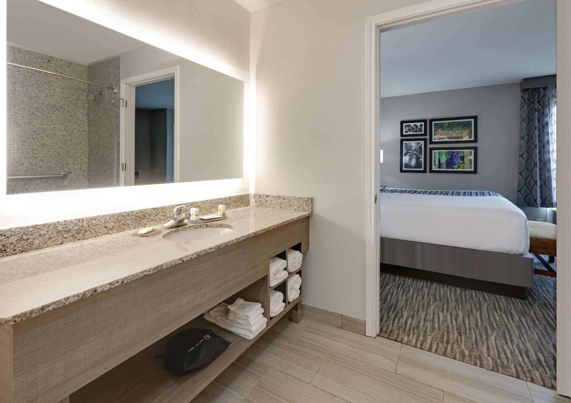 La Quinta By Wyndham Fredericksburg Hotell Eksteriør bilde